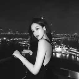 抖音毒句子世界那么大能认识你,我觉得好不幸