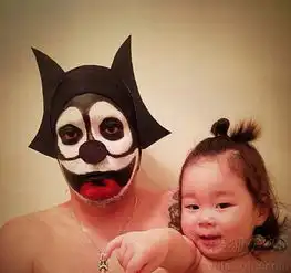 还能不能愉快洗澡了日本逗比父女泡澡照走红