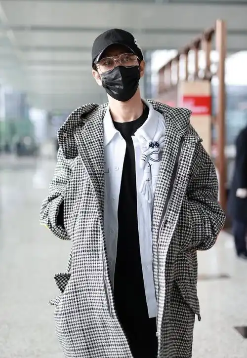 带男友回家怎么穿黄晓明去油腻风穿搭,不及王凯随便一穿有心机