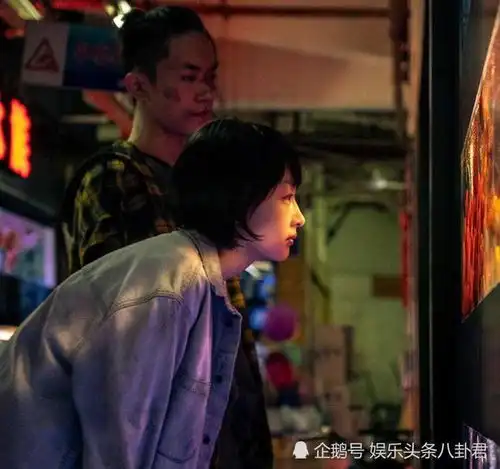 21岁出道18年未火,跨界当导演上映3天破6亿,姐姐是知名星二代