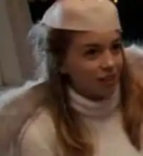 别惹小孩欧美恐怖片里面穿白衣服带天使翅膀的女孩叫什么