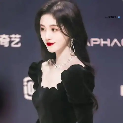 结婚,房本加名不是好女人