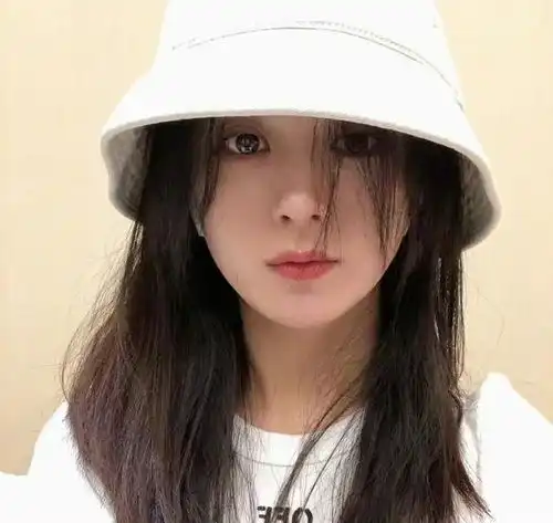 赵丽颖生图合集,圆嘟嘟的娃娃脸看起来也太奶了,挡不住的美貌