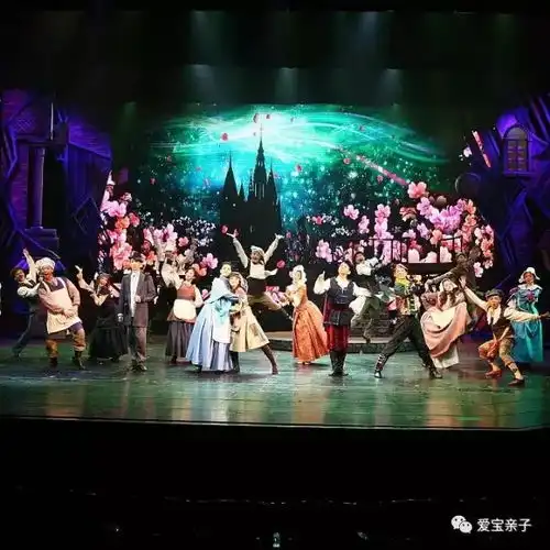 逛王府井,看精品儿童剧白雪公主卖火柴的小女孩精彩上演