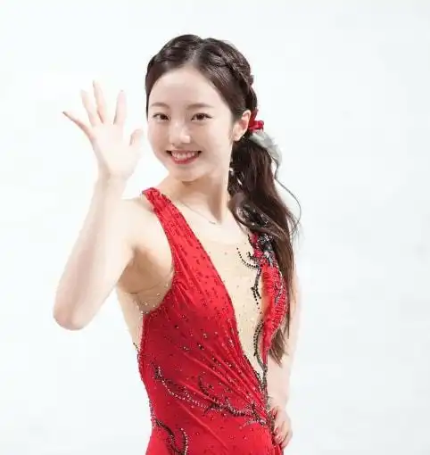 20岁花滑少女走红击败福原爱,获赞日本最美运动员,初恋的感觉