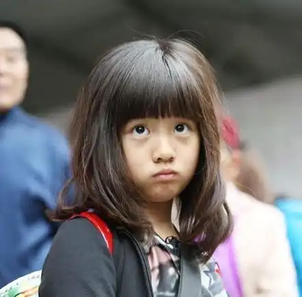 爸爸去哪儿孩子现在都咋样了多多染发认不出,李湘女儿输了