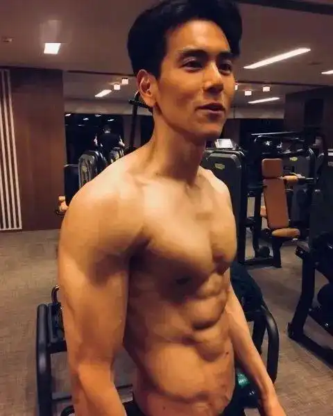健身提升颜值那些被脂肪封印的高颜值