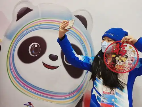 冬奥年味哪里寻窗花春联福字中国结都安排......