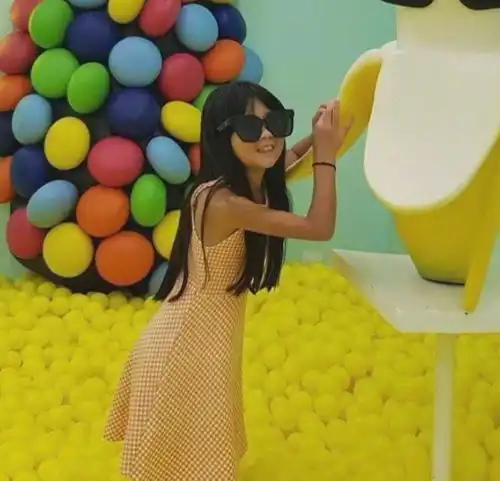 曹格晒女儿近照,grace的腿也太长了吧才十岁个子就已经很优越了