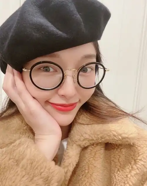 有一种整容叫唐嫣怀孕5个月,下巴越来越尖,晒近照都快认不出