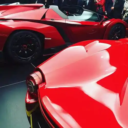 红色毒药兰博基尼venenoroadster红色辣马法拉利laferrari