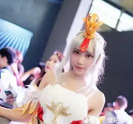 2018chinajoy精品cos阴阳师小哥哥露腹肌,东方不败霸气侧漏