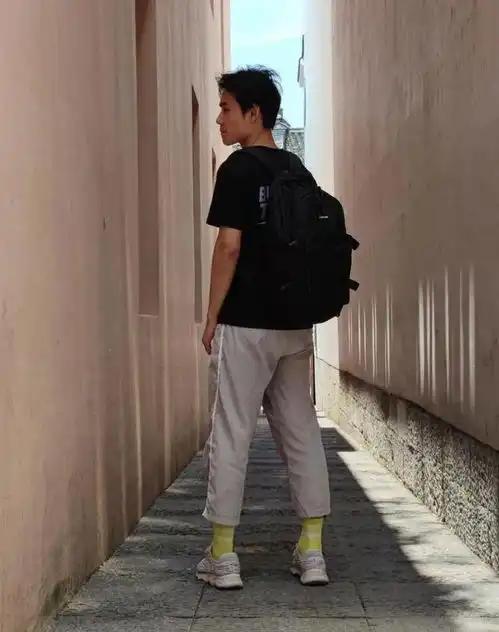 撞脸易烊千玺桂林一高校男生意外走红网友我想去桂林读大学