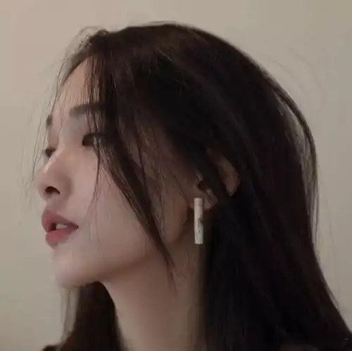 伤感忧郁的气质女生头像