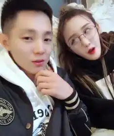 快手高迪手滑点赞牌牌琦朋友圈,又一出年度大戏网友立场牌家