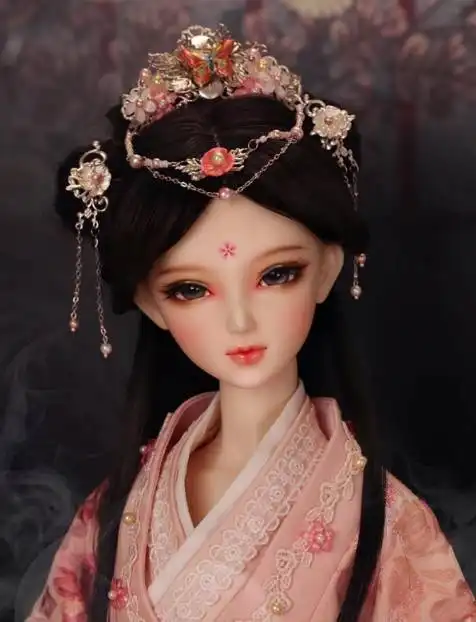 看到这些玩具我才发现,贫穷限制了我的想象力