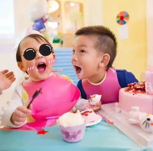何洁晒为女儿庆生的温馨合照一对子女很可爱