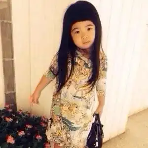 姐姐grace唱k坐姿销魂肉腿搭老爸盘点姐姐激萌照