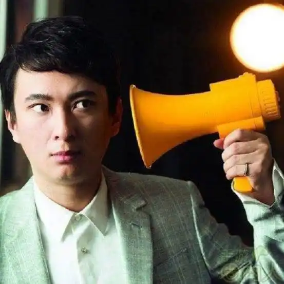 中国三位富二代,首位拥有5000亿资产,第三位身家百亿无人知