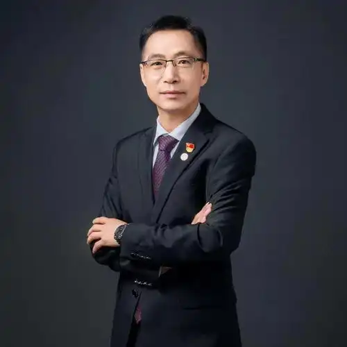 尹万凯