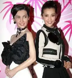 被蜡像丑哭的明星,胡歌杨幂良心作最后一个要上天