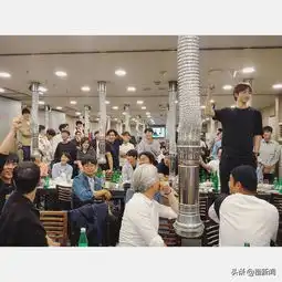 宋仲基新剧阿斯达照片曝光,离婚后消瘦现身庆功宴