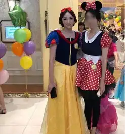 吴佩慈扮白雪公主为儿庆生,精致妆容难掩憔悴,笑得好勉强