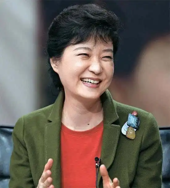 从冰公主女总统,到阶下囚重病缠身朴槿惠的天上人间
