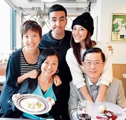 陈凯琳分享弟弟婚礼温馨合照grace低调大家姐激罕曝光