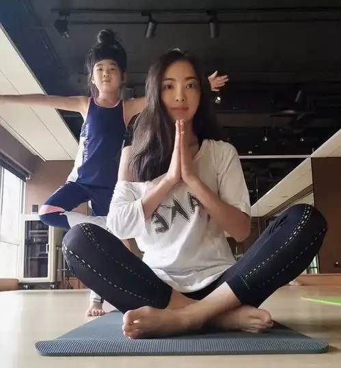 grace包子姐姐变身大长腿,吴速玲遗传的不只这些,还有情商