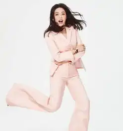 姚晨西装礼帽登封面帅美诠释英伦风