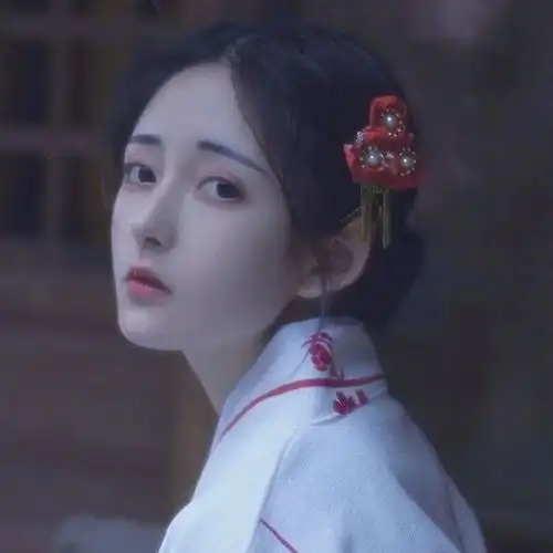 朋友圈晚安心语简短一句话配图杯酒念往事,醉酒思故人