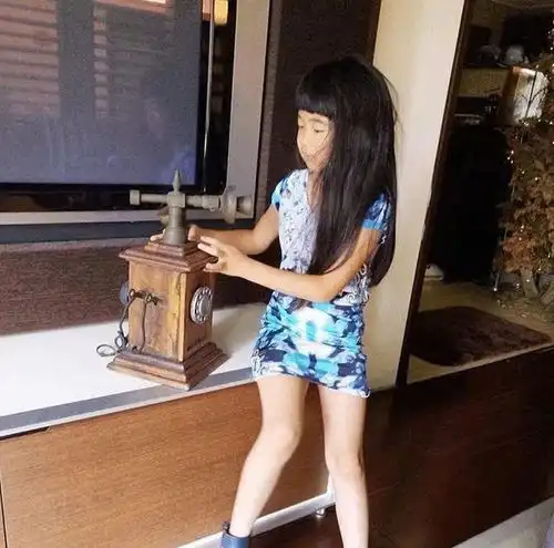 有种颜值逆袭叫曹格女儿,姐姐grace近照曝光,网友直呼惊