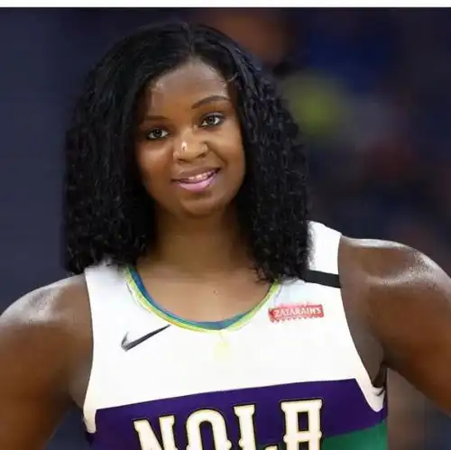 美媒晒nba球星女版照片库里一如既往清纯,詹姆斯竟然这么漂亮