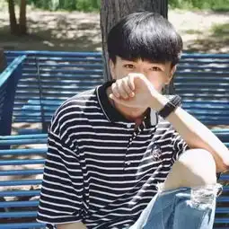 头像遗失了心爱的礼物在风中寻找从清晨到日暮