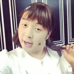 杜海涛微博晒女装萌照网友丑到没朋友