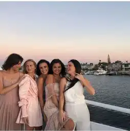 还在哭情场失意算什么,和好闺蜜一起美美美才是人生真理