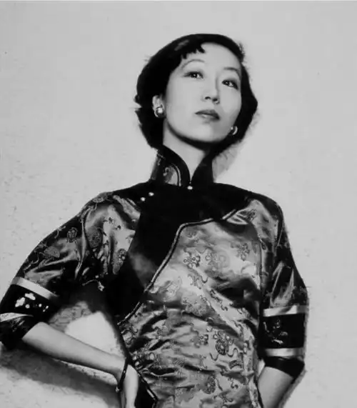 佘爱珍上海滩女流氓,绰号母毒蛇,54岁收服情场浪子胡兰成