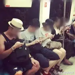 海外留学政策洛杉矶机场外的中国学生vs日本学生,这两张图被转疯了原文链接洛杉矶机场外的中国学生vs日本学生,这两张图被转疯了在洛杉矶机场,中日两国学生在等车的时候被拿来作比较