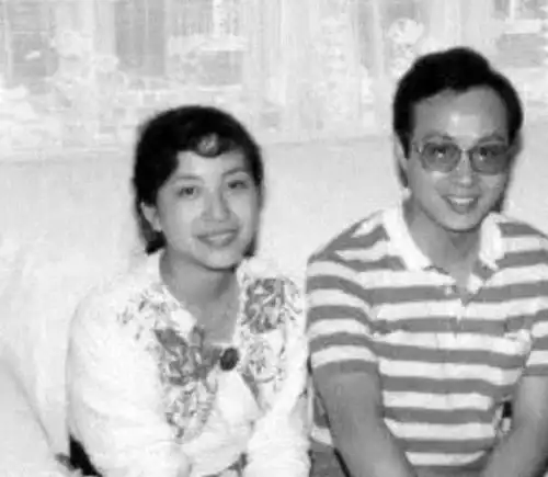 央视排面罗京事业巅峰因病去世,曾抢费玉清风头,妻子改嫁富商