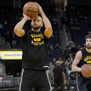 克莱库里均2次单场投进至少12记三分nba历史所有球员中最多