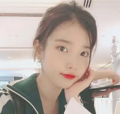 可爱小甜豆iu李知恩来袭,这样干净的女孩子真是让人喜欢
