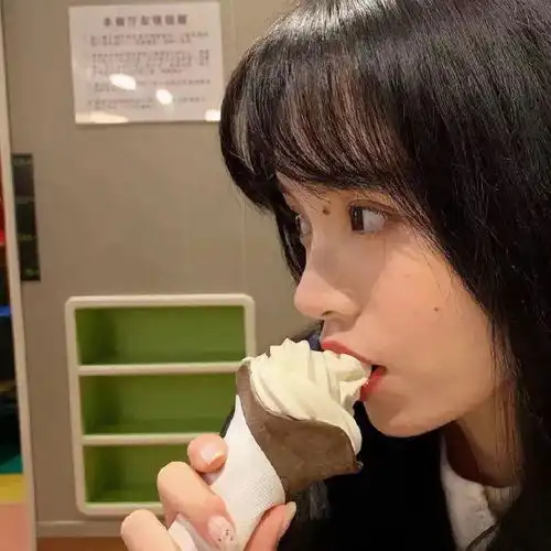 头像星灿于夜而我心则于你