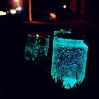 彩色荧光瓶子唯美头像图片,星星点点照亮黑夜