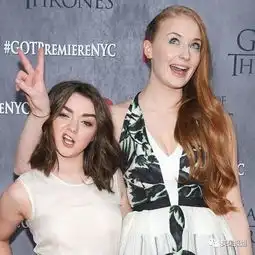 权游最强姐妹花戏里相爱相杀戏外搞怪秀恩爱