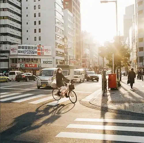 偷拍日本人的一组照片,竟成为无数人爱上这个国家的理由