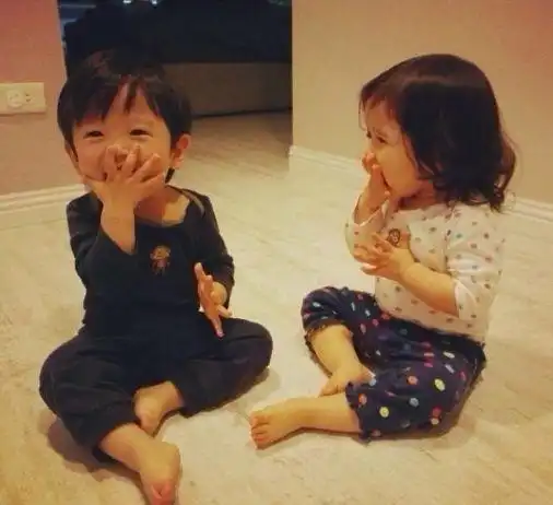上海勤快婆婆下跪求儿媳,她想带一对双胞胎孙子,儿媳妇却不乐意