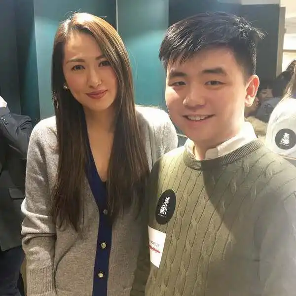 前港姐亚军嫁入豪门秒变十亿儿媳诞下3千金超模身形无走样
