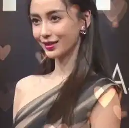 baby无美颜路人照,整容痕迹太明显,网友心已凉透