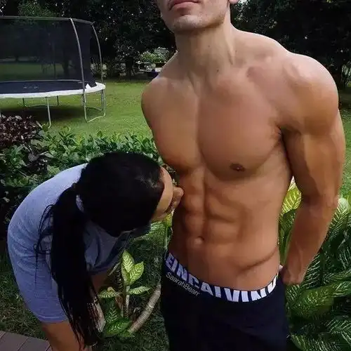 让妹子们开舔的老公腰怎么练